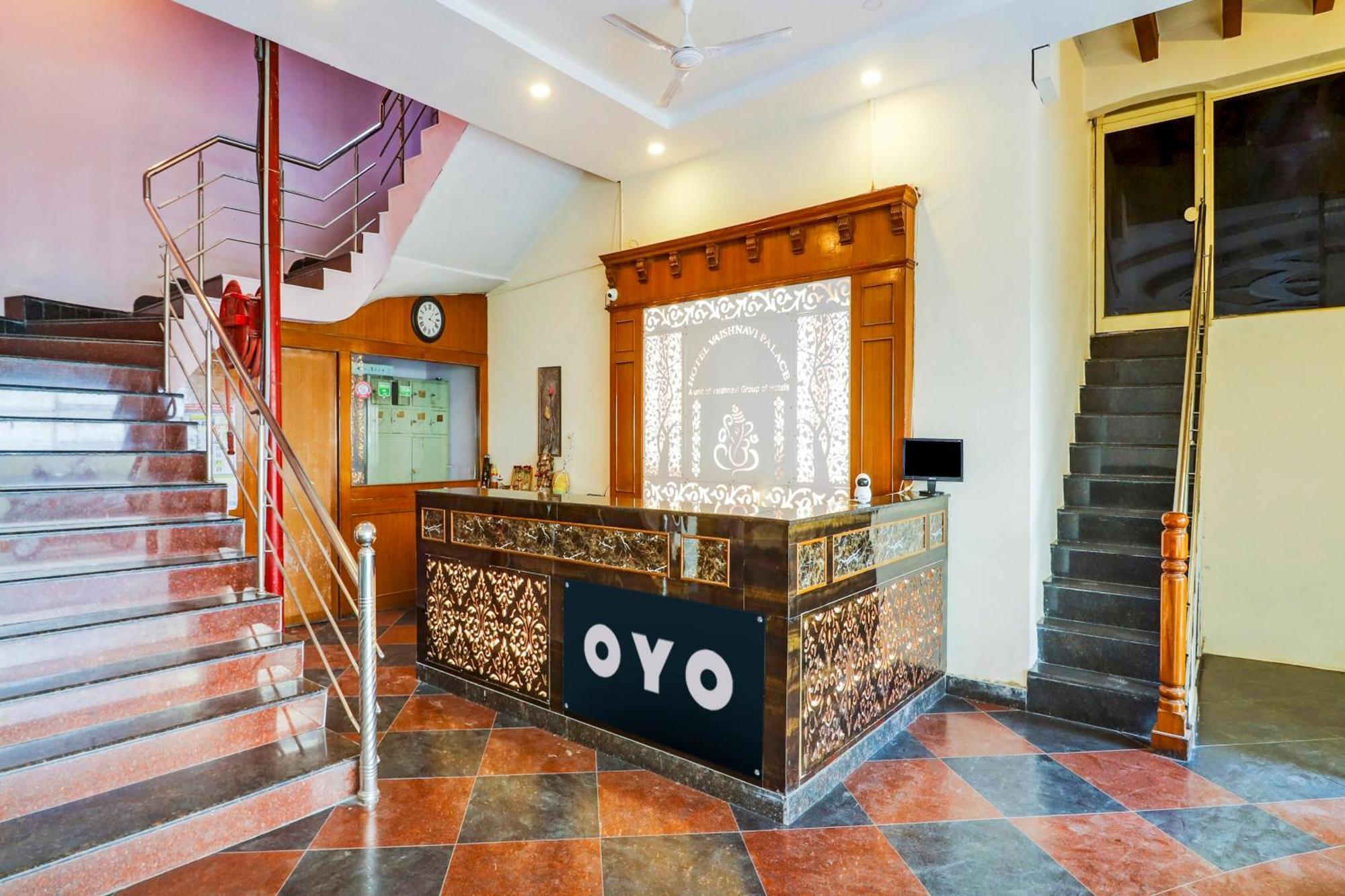 Super Collection O 77115 Vaishnavi Palace Haiderabad Buitenkant foto